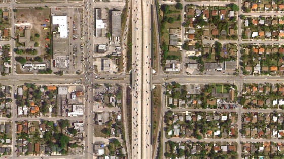 I-95 and surrounding neighbhorhoods in Miami satellite image