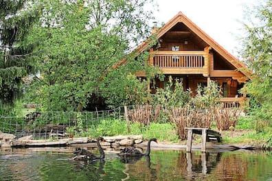 Not a spa, but one of the most romantic sauna facilities in Brandenburg, and therefore part of this list, is the Sauna Village van Almsick in Leuthen.