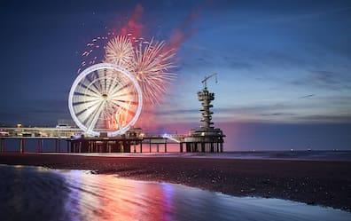 Fireworks competition at the pier in Scheveningen: The beach is only a 15-minute walk from the center of The Hague.