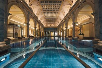 The spacious pool landscape at Quellenhof invites you to relax.