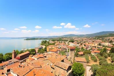 The picturesque Passignano sul Trasimeno is located directly on the shore of Lake Trasimeno.