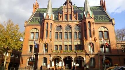 The Old Town Hall in Neumünster is worth a visit. 