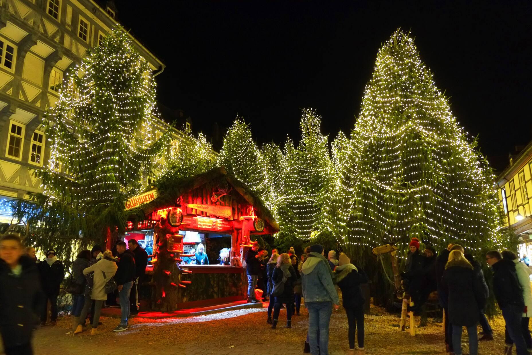 Many lights and coziness: Impressions from the Christmas market in Goslar.