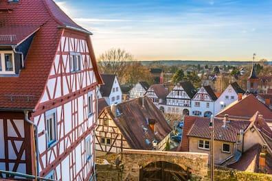 The charming small town of Zwingenberg is situated on the Hessian Bergstraße.