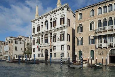 Prime location, elegant atmosphere: The luxury hotel Aman Canal Grande in Venice.