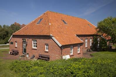 In the Museum Altes Zollhaus, there are exhibits on the formation and history of Baltrum.