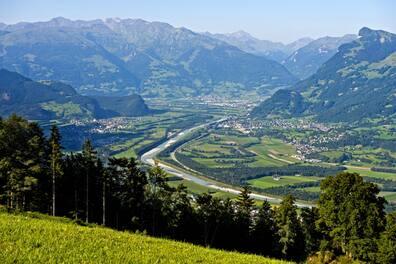 View into the Rhine Valley at Balzers: Many cycling paths lead through the picturesque alpine valleys between Austria and Switzerland.