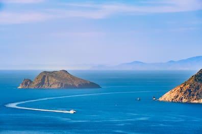 If you're planning to travel from island to island in Greece, you'll need a good overview of the ferries.