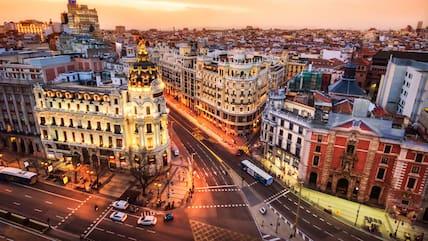 At a height of 56 meters is the rooftop terrace of the Círculo de Bellas Artes, also known as CBA. It is one of Madrid's most famous viewpoints.