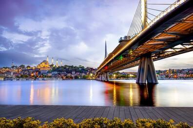 The impressive Galata Bridge