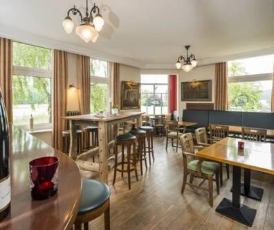 The charming Genusshotel Peters in Wingst combines coziness and culinary highlights in a red brick building