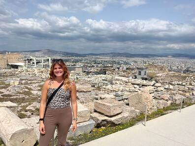 Reporter Maike at the Acropolis.