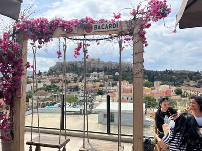 You can relax wonderfully at the Attic Urban Rooftop Bar in Athens.