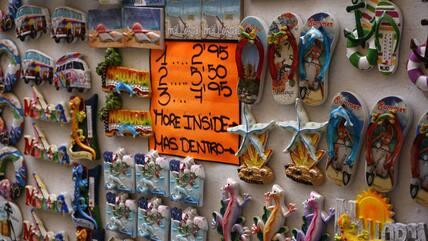 From souvenirs to footwear: Shopping enthusiasts find everything they want in Magaluf.