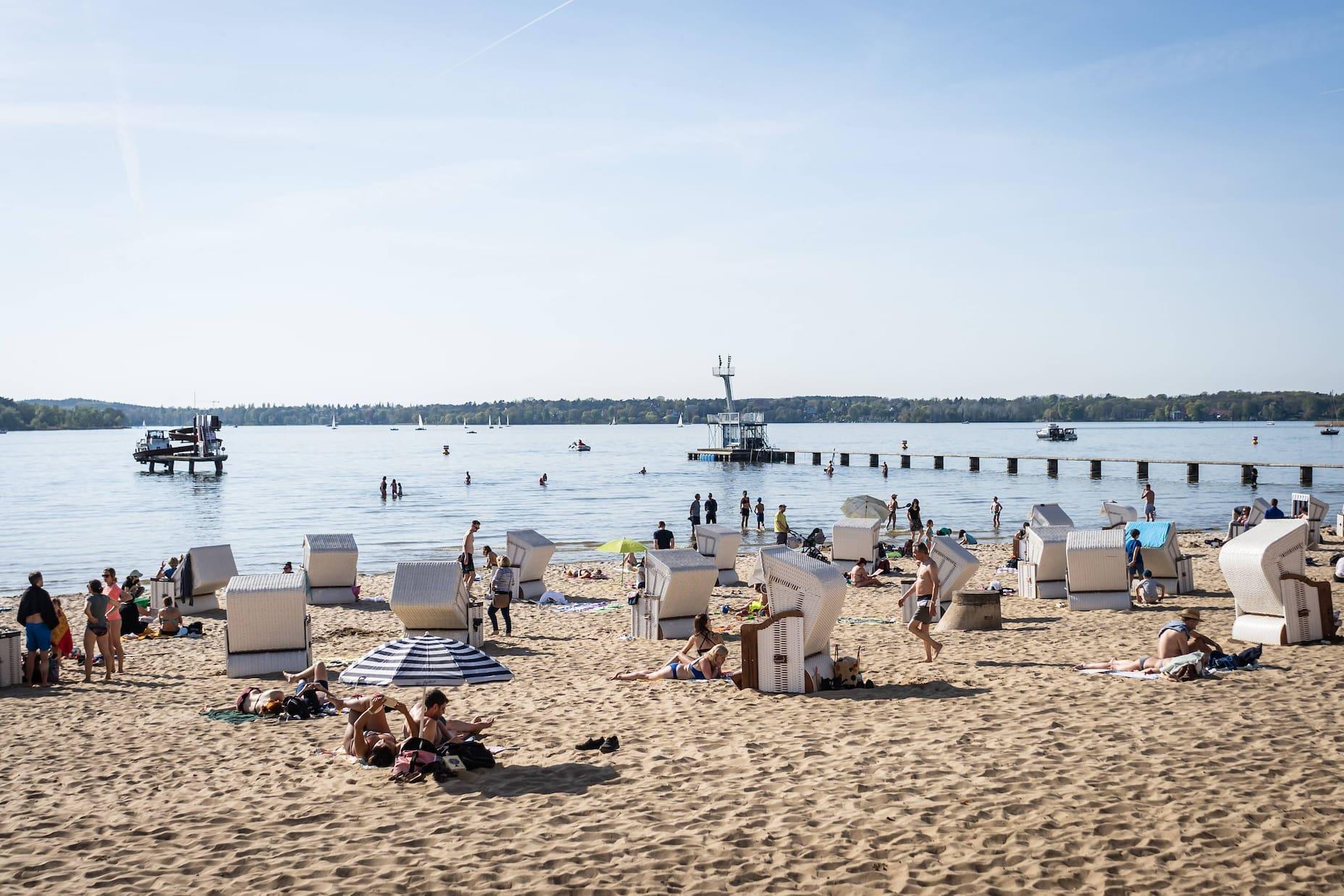 The Strandbad Wannsee in the Nikolassee district has a great sandy beach.