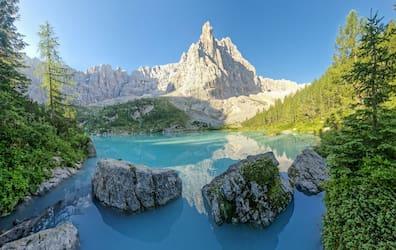 Some consider Lake Sorapiss in the Dolomites to be the most beautiful lake in Italy.
