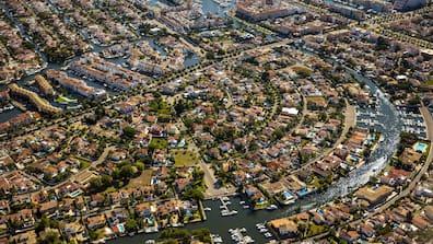 The network of canals running through Empuriabrava is a total of 18 miles long.