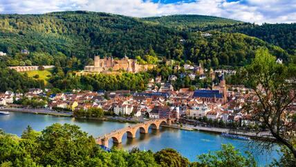 Romantic getaway among charming alleys and historical charm