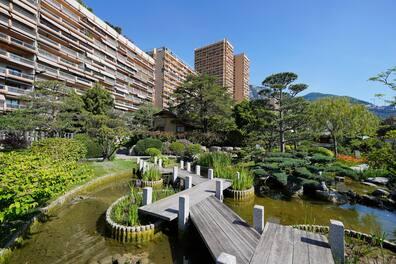 In the Larvotto district, a relaxing stroll in the Jardin Japonais, the Japanese garden, is worthwhile.