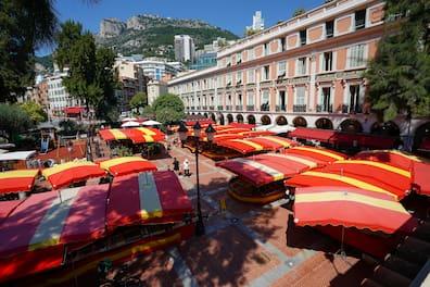 La Condamine with its large marketplace, attracting many enthusiasts, is considered the heart of the city.