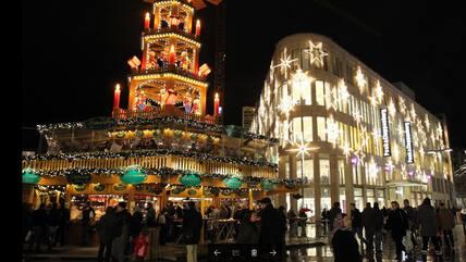 The Pyramid from the Brauhaus Ernst-August heralds the Christmas season every year.
