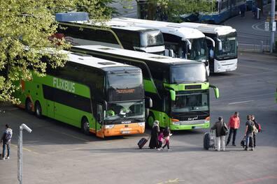 Many intercity bus operators bring their passengers right into the center of the destination city. (Stock photo)