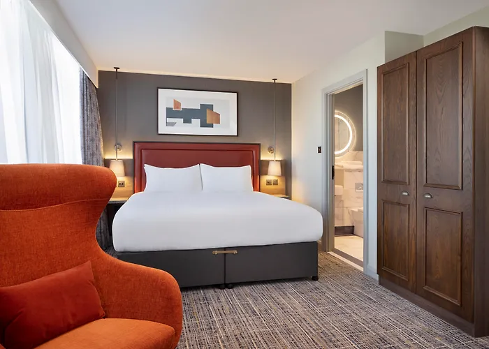 Discover the Best Hotels in Birmingham with Complimentary Parking Facilities