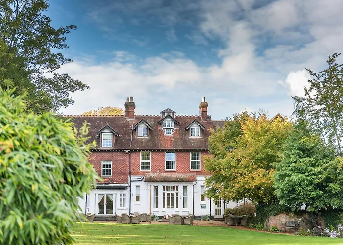 Explore Top-Rated Hotels in Burley - Your Ultimate Accommodation Guide