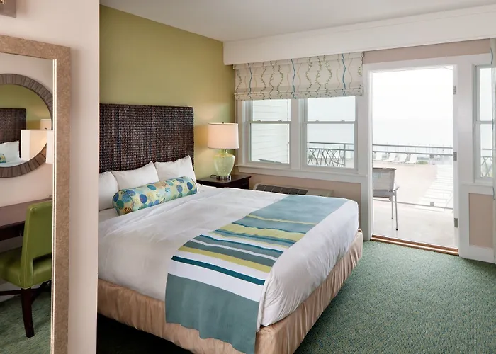 Discover Your Ideal Stay Among Top Falmouth Hotels