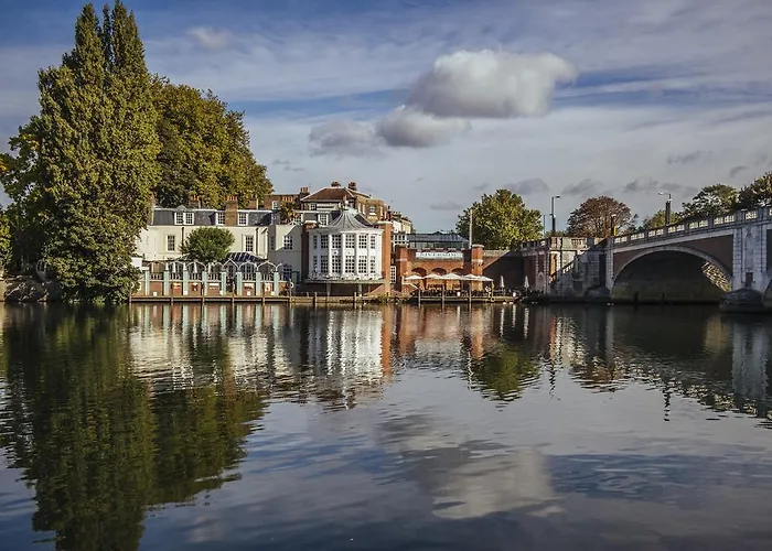 Luxurious Richmond Surrey Hotels for Unforgettable Accommodations