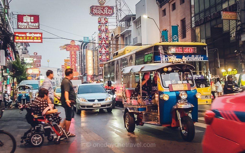 Bangkok Chinatown rue tuk tuk Thaïlande