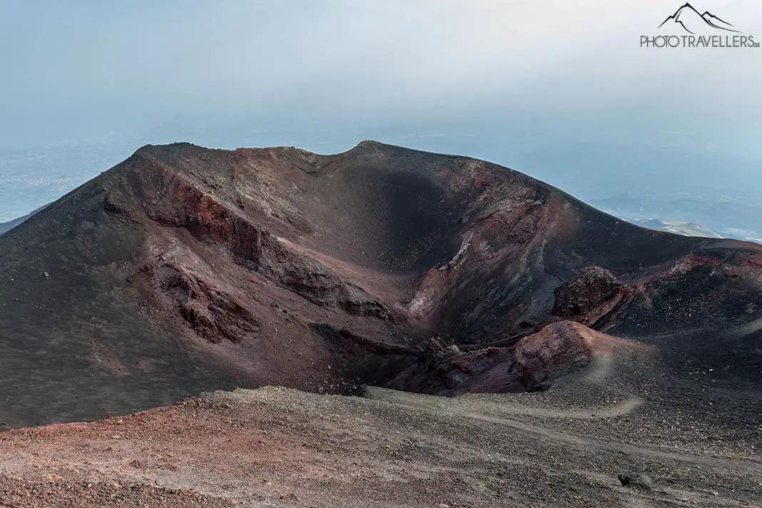 Ein Krater auf dem Ätna auf Sizilien