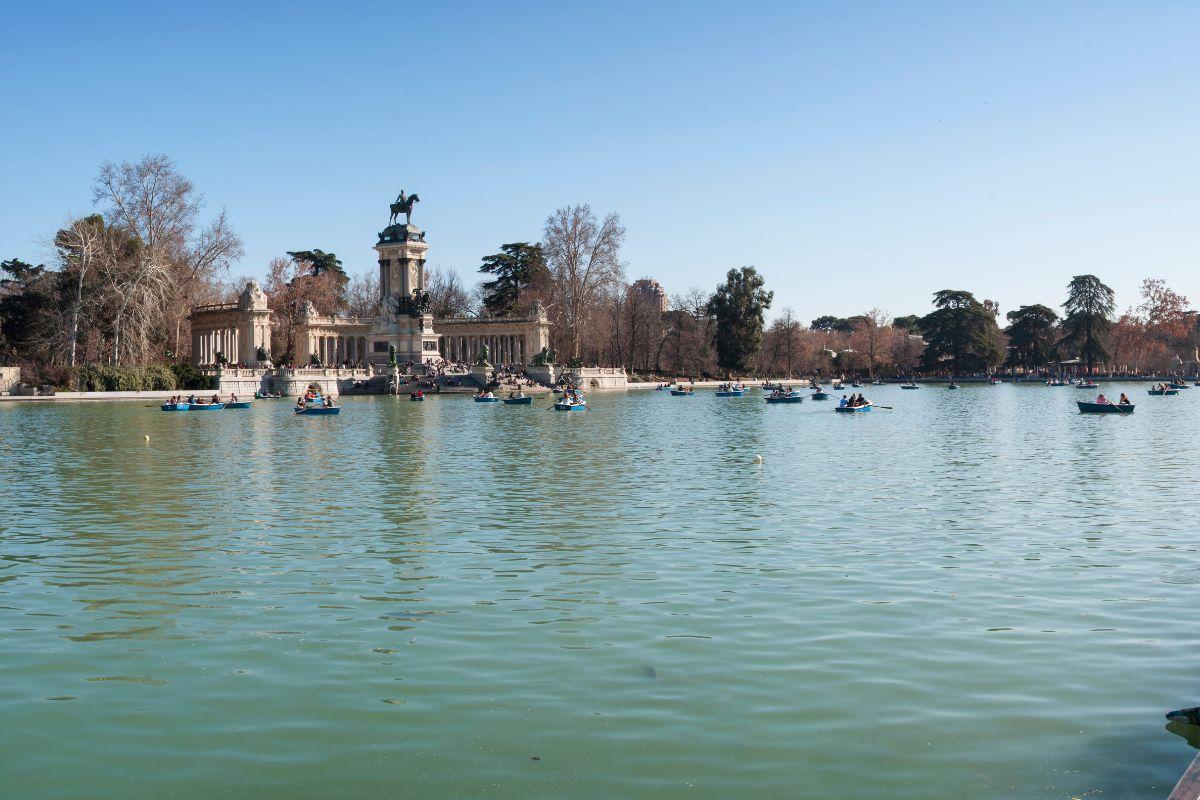 Le Lac du parc du Retiro