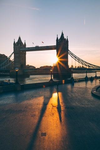 The best time to admire Tower Bridge is early in the morning as the light comes up from under its iron silhouette. The...